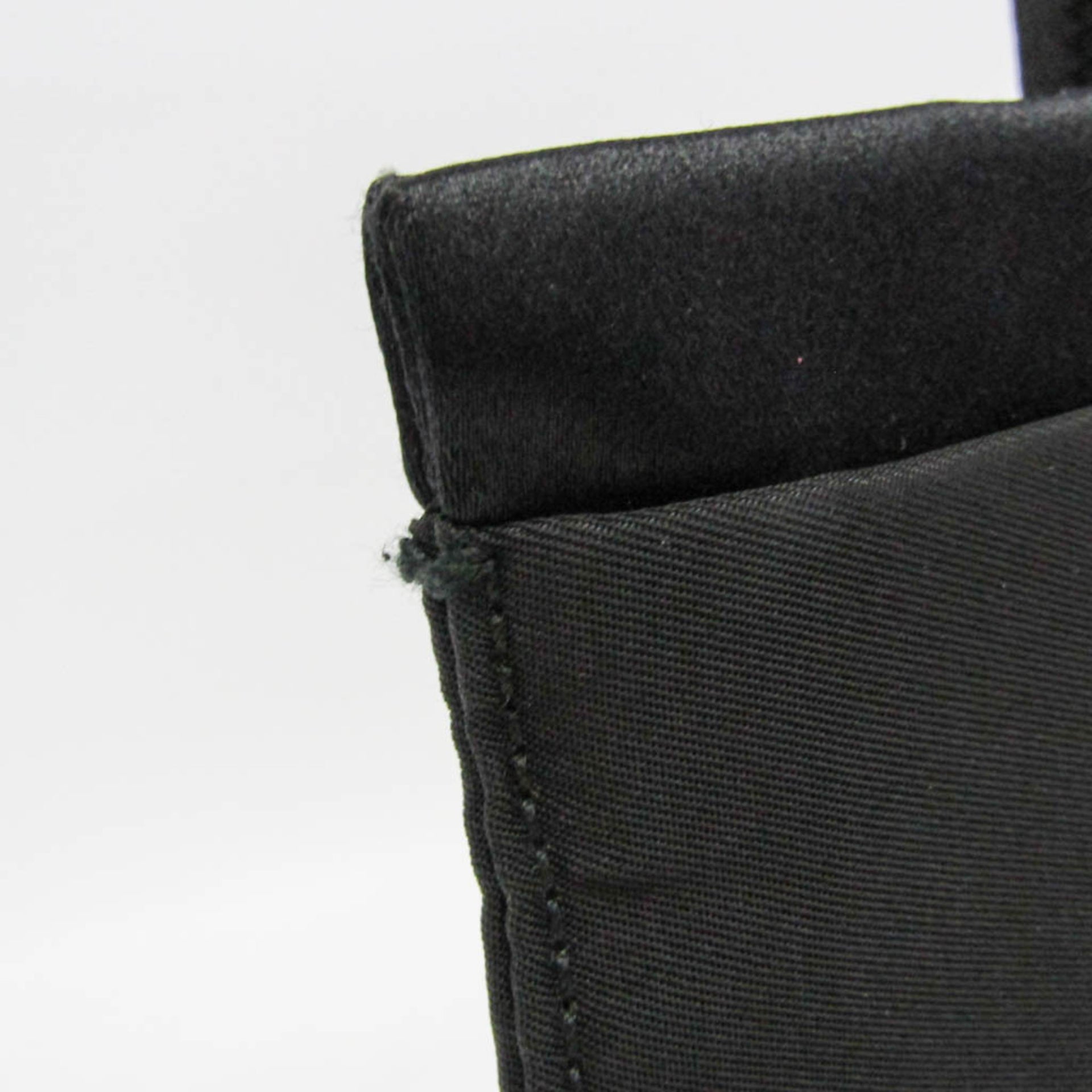 Petit sac Prada à logo triangulaire pour femme en nylon noir 9