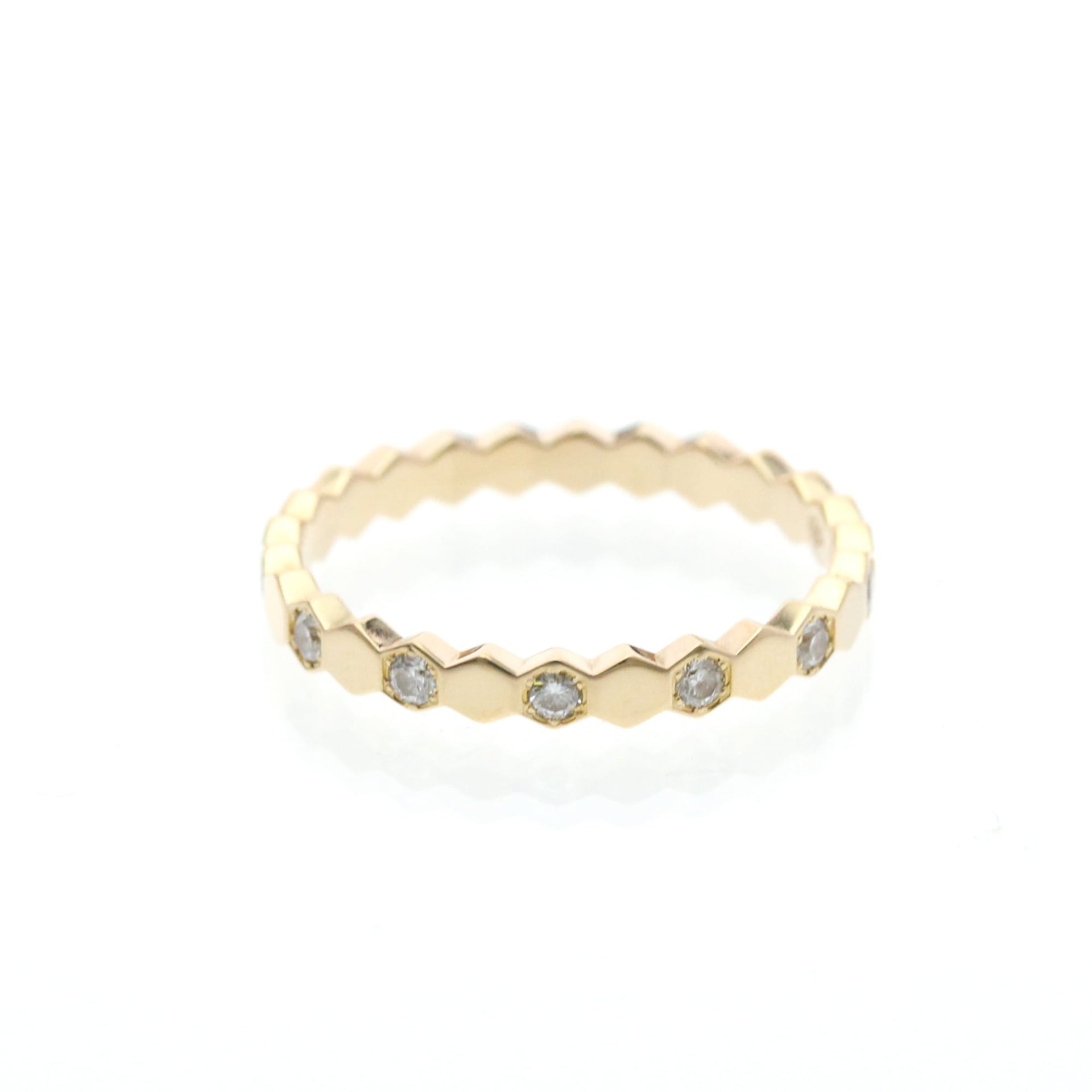 Bague Bee de Chaumet demi-pavée en or rose 18 carats 3