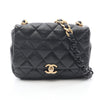 CHANEL Matelassé-Schultertasche