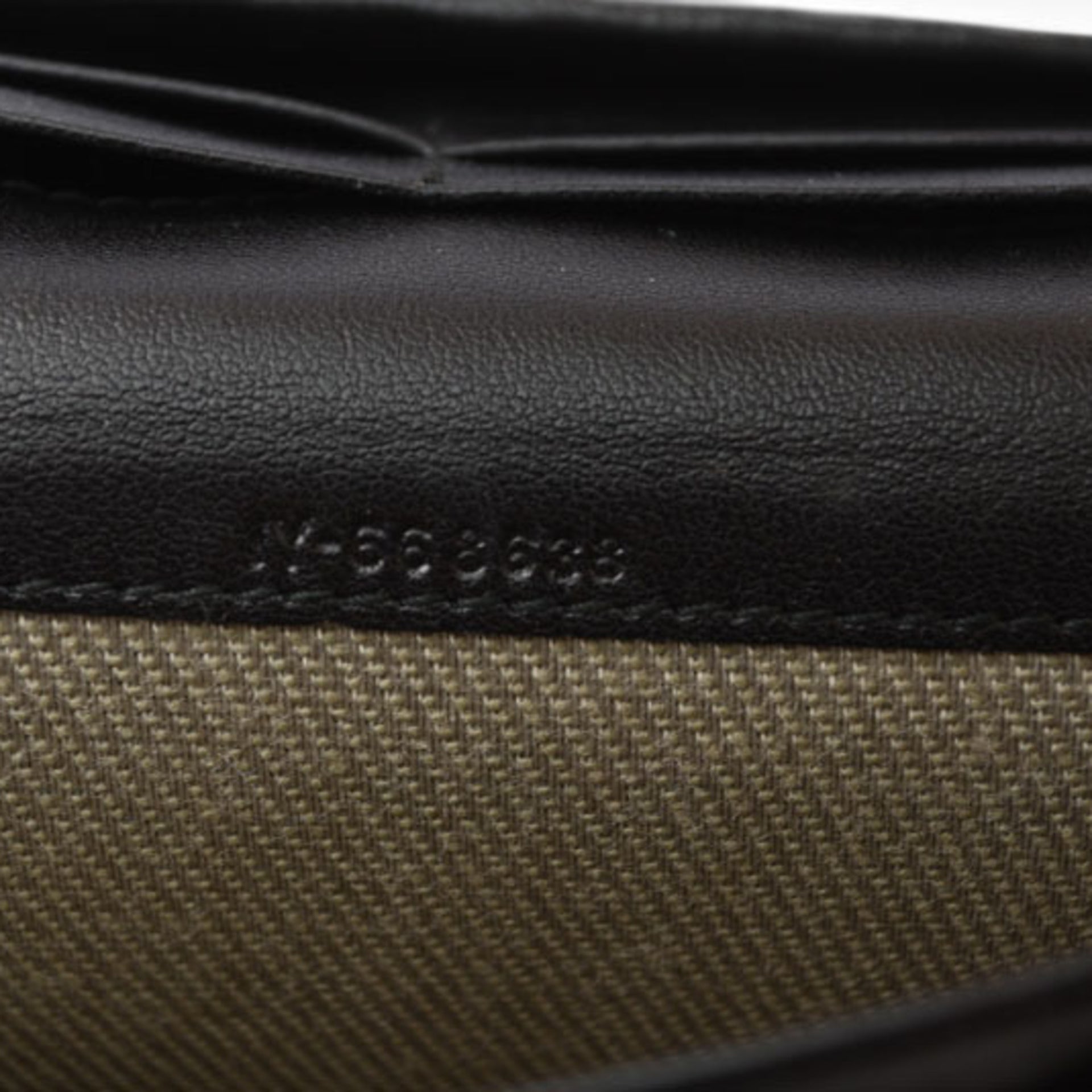 Portefeuille long Salvatore Ferragamo 25