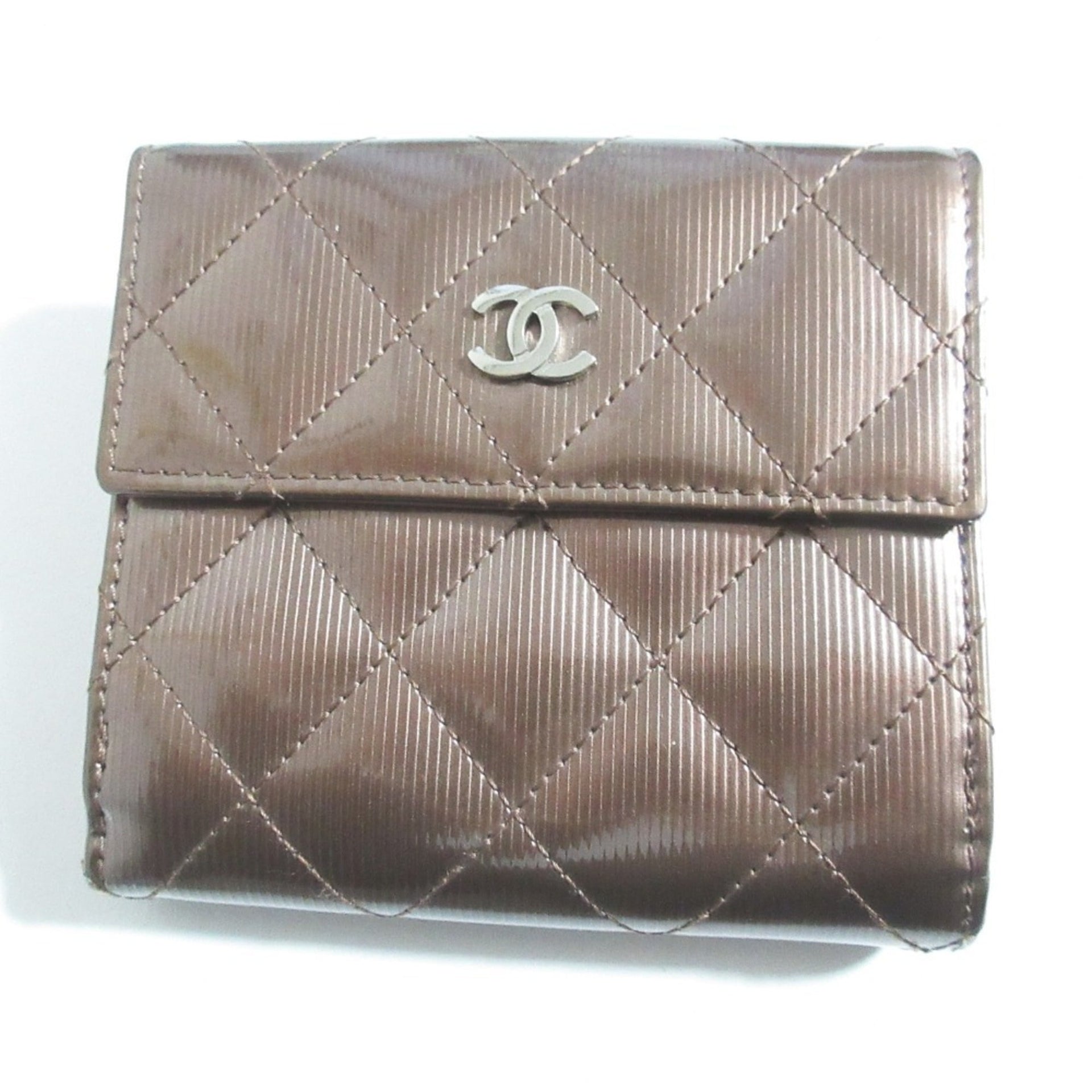 CHANEL Matelassé Patent Leather Double Snap Compact Wallet 4