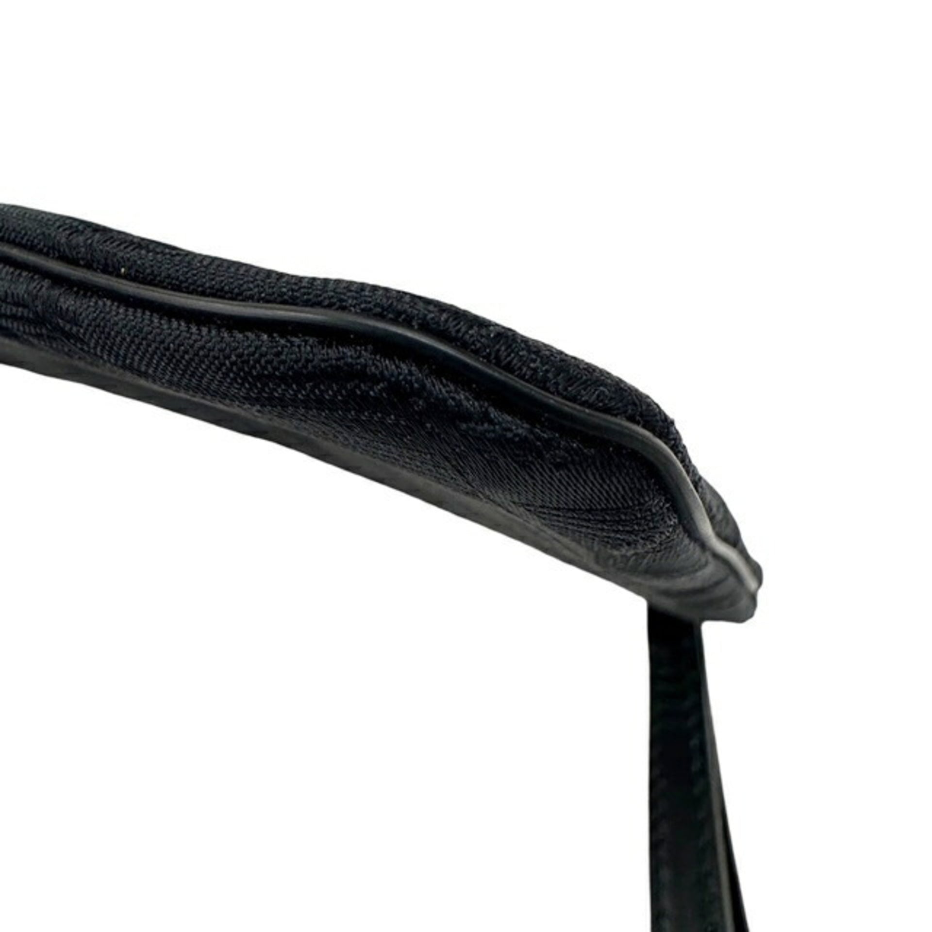 Pochette CHANEL New Travel Line 5